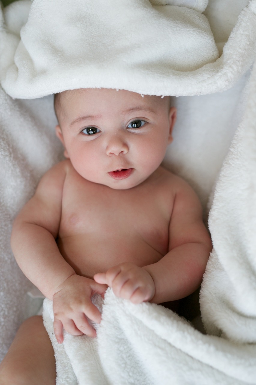 entdecken sie unsere bequemen und sicheren babytragetücher, die es eltern ermöglichen, ihr baby nah am herzen zu tragen. ideal für spaziergänge und abenteuer in der natur.